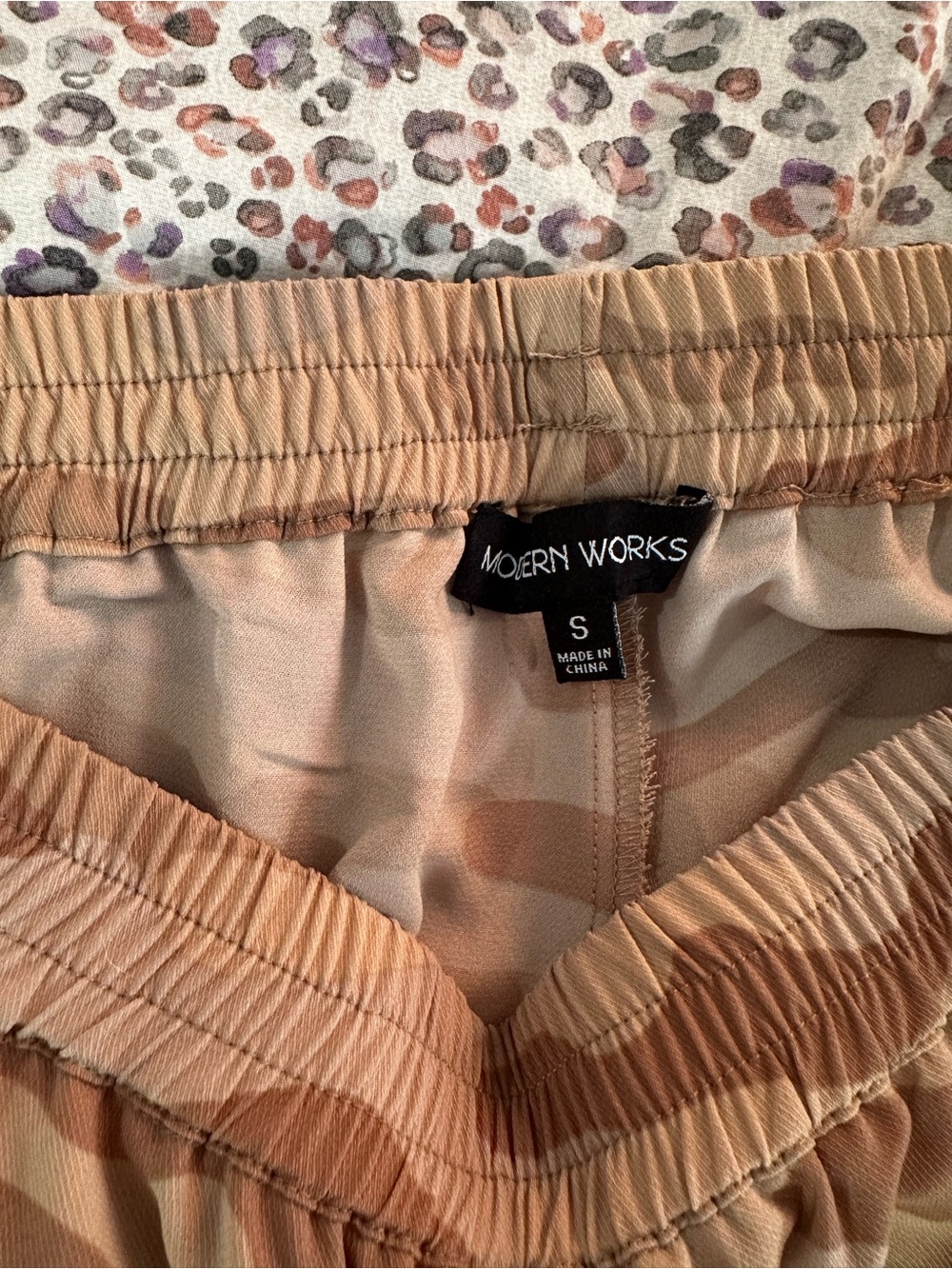 Women's Camo Cargo Trousers - Tan Camouflage - Picture 5 of 6